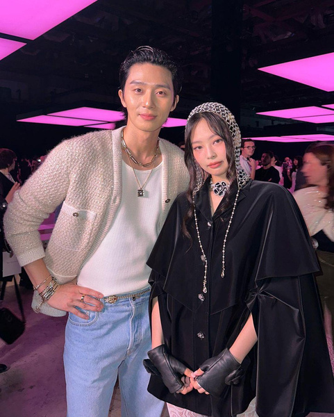 Дженни из BLACKPINK опубликовала сногсшибательное фото с актером Пак Со Джуном
