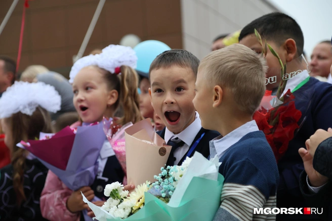 Сегодня у первоклассников сложный день | Источник: Наталья Зайцева / MGORSK.RU