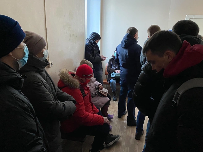 Дочь пациента сообщила, что мужчина провёл несколько часов с открытой раной в ожидании медицинской помощи. | Источник: Леонид Меньшенин / 74.RU
