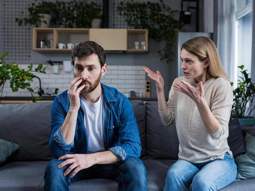 Запретный список: 5 вопросов, которые никогда нельзя задавать мужчине — иначе разрушите отношения | marieclaire.ru