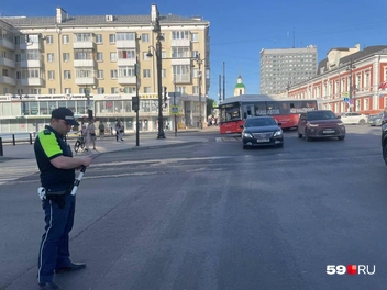 Если около 18:30 на перекрёстке работали регулировщики… | Источник: читательница 59.RU