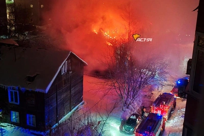 В Новосибирске ночью горел расселенный барак