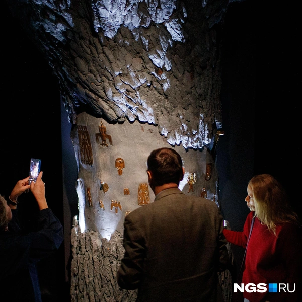 Некоторым пластинам много тысяч лет  | Источник: Андрей Бортко / NGS.RU