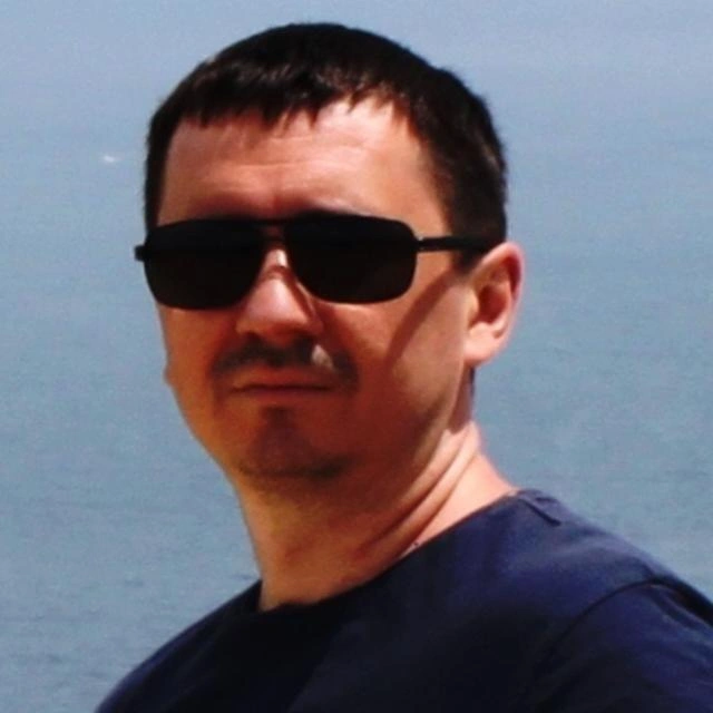 Родился Роман Дорошенко в 1981 году в Никополе | Источник: Роман Дорошенко / Vk.com