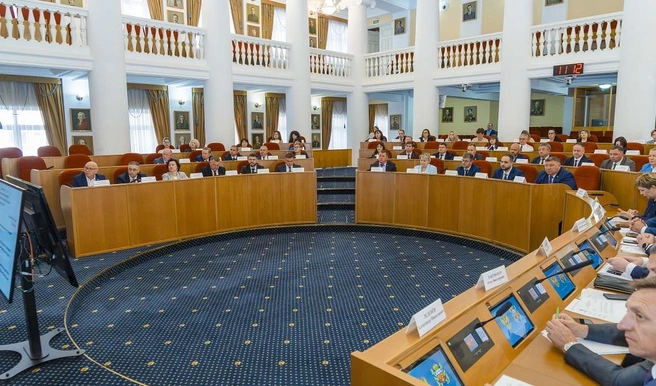 Источник: Законодательное Собрание Оренбургской области / Владимир Жидов