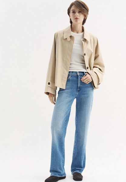 Правильные джинсы и кокетливое мини: 5 главных трендов денима 2026