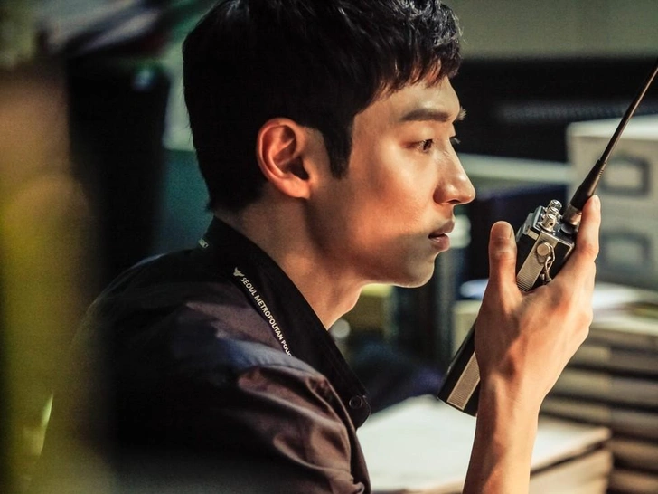 Ли Чжэ Хун в роли Пак Хэ Ён | Источник: Кадр из дорамы «Сигнал»