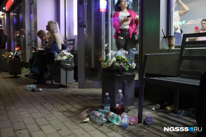 Такую картину можно было наблюдать в центре города  | Источник: Евгений Софийчук / NGS55.RU 