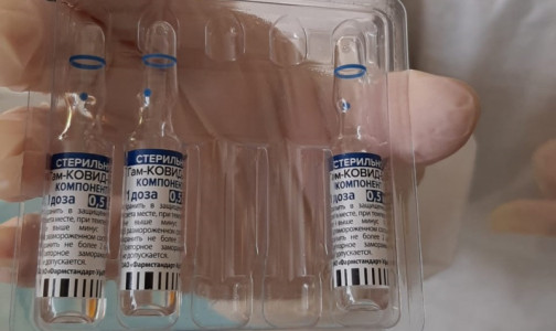 100 прививок в день - лимит. Как работают пункты вакцинации от коронавируса в Петербурге