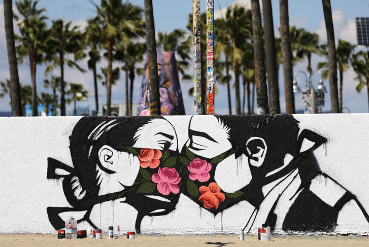 Фото №7 - 10 граффити о любви в новом мире
