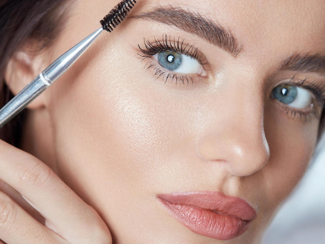 10 способов сделать ресницы гуще и длиннее | marieclaire.ru