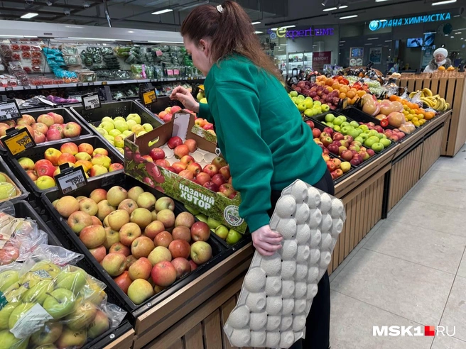 Одно хорошо&nbsp;— дефицита на прилавках нет | Источник: Артем Устюжанин / MSK1.RU