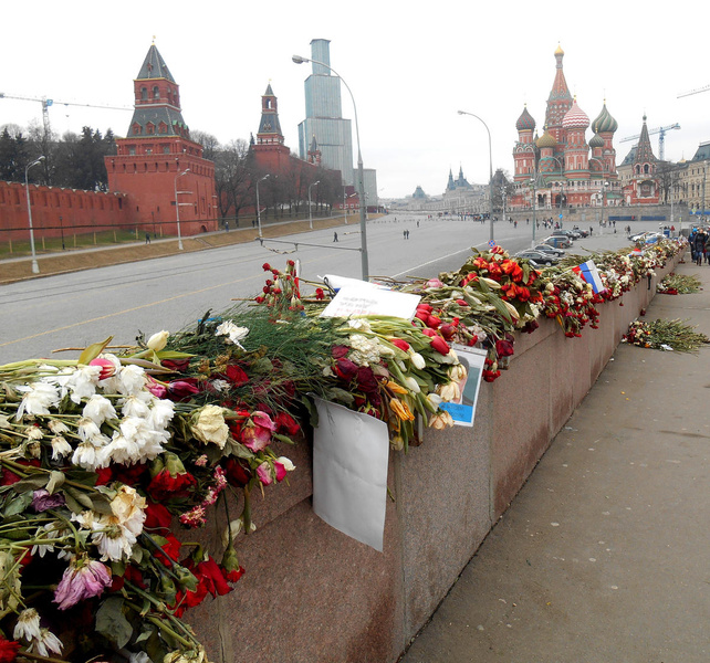 Девушка, на руках у которой умирал Борис Немцов: «Он задыхался, я видела, как изо рта пошла кровь»