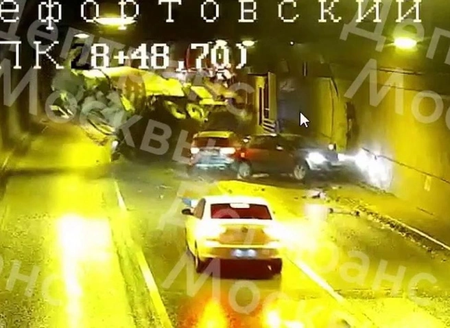 В Лефортовском тоннеле случилась массовая авария с бетономешалкой | ya62.ru