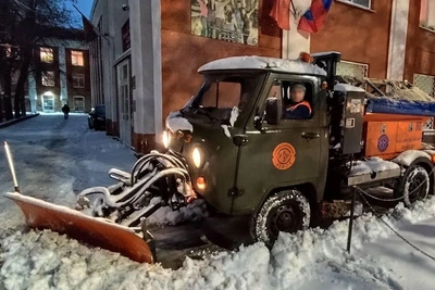 В Рязани снег убирают осуждённые на принудработах