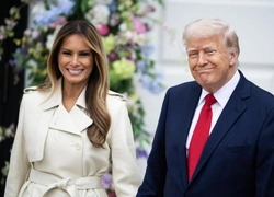 Один плащ, который носят и Мелания Трамп, и Меган Маркл