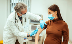 Врачи уточнили: при каких условиях беременным нельзя ставить вакцину