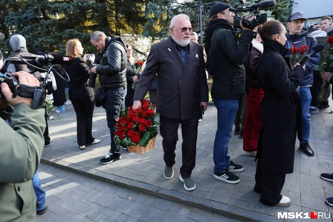На похороны звезды пришло много журналистов | Источник: Артём Устюжанин / MSK1.RU