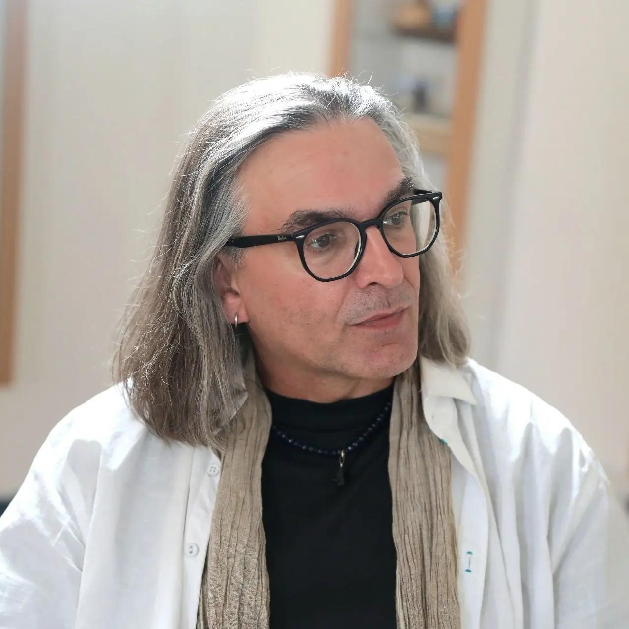 <p>Валентин Степанов</p>