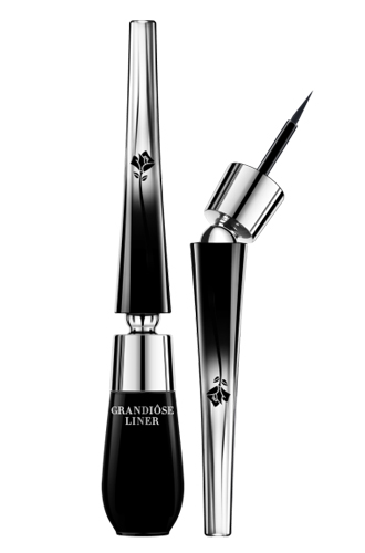 Жидкая подводка-циркуль для глаз Grandiôse Liner, Lancôme. Инновационная подводка с подвижным аппликатором для более удобного нанесения.