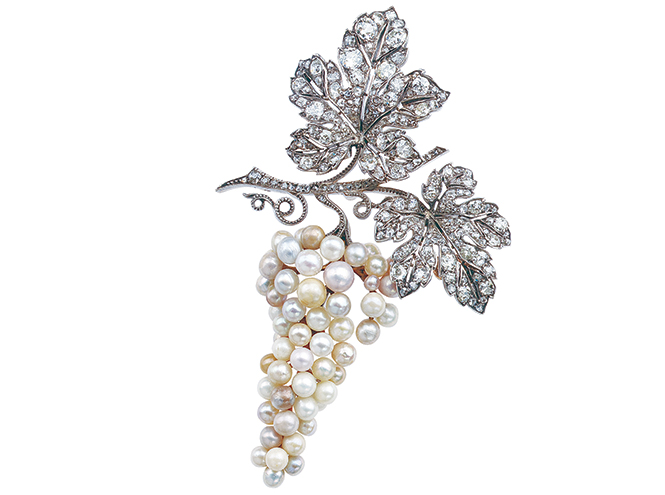 Брошь Bunch of grapes, ок. 1915 г., белое золото, натуральный жемчуг, бриллианты, Van Cleef & Arpels Heritage