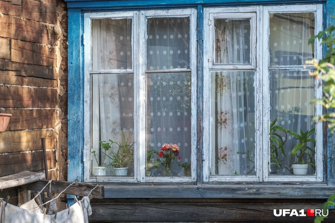 Окна в бараках — отдельный вид искусства | Источник: Булат Салихов / UFA1.RU