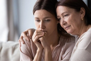 «Дочь так сильно подстраивается под мужчину, что забывает про себя. Он ее не заслуживает!»