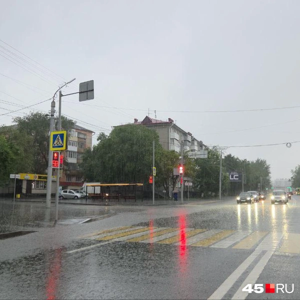 Ливень в Кургане | Источник: Алена Кисель /45.ru