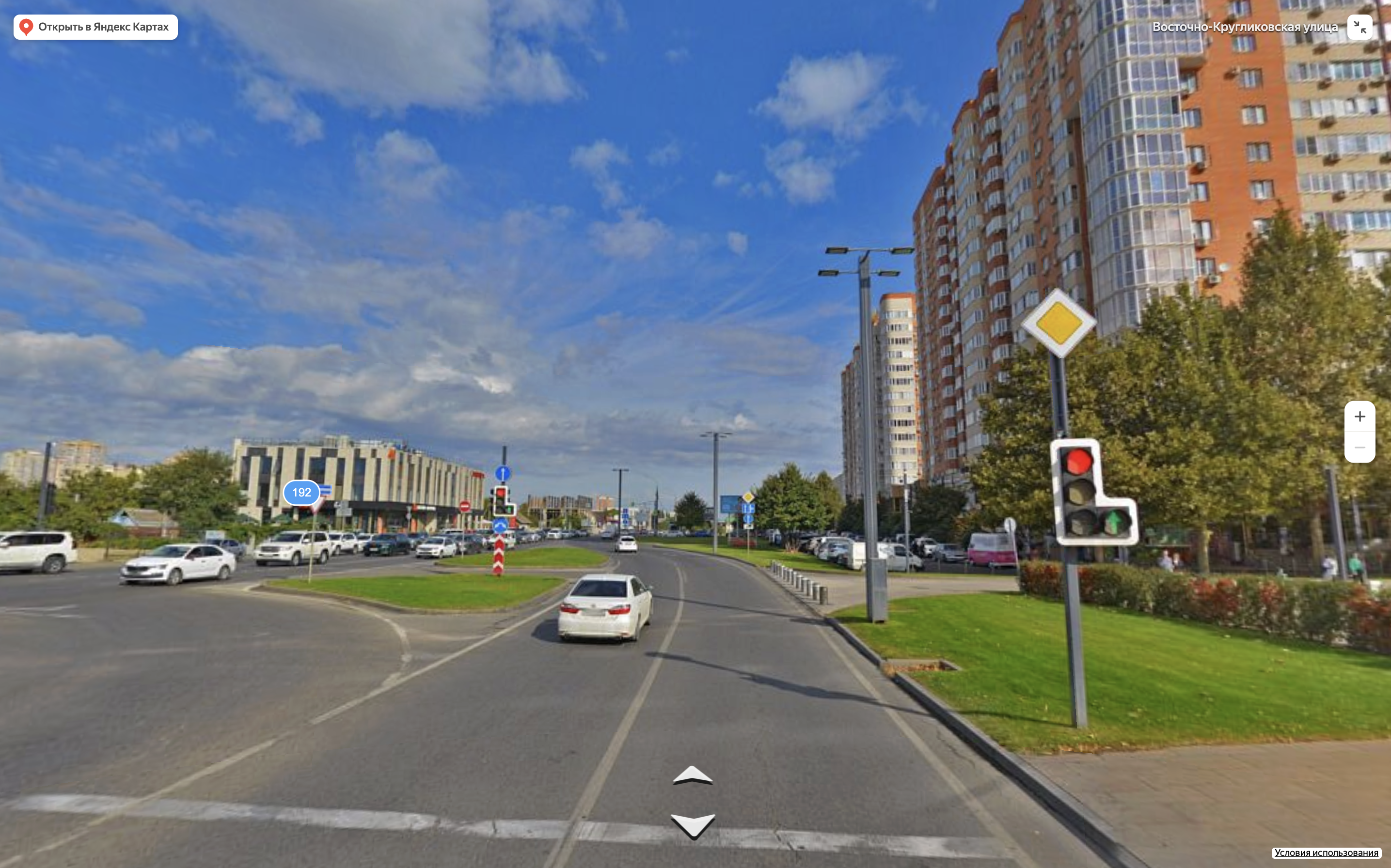 ЖК «Панорама» в 2010-м и 2025-м | Источник: Yandex.ru