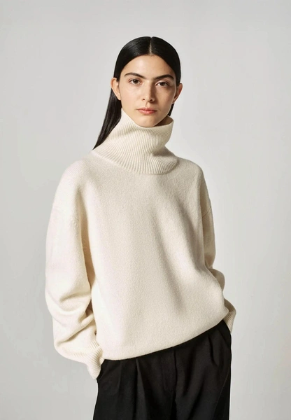 Какой он — идеальный базовый свитер: 33 лучших варианта у российских брендов Какой он — идеальный базовый свитер: 33 лучших варианта у российских брендов