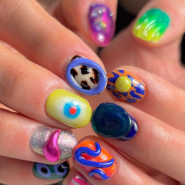 Источник: соцсети claradehuevo.nailart