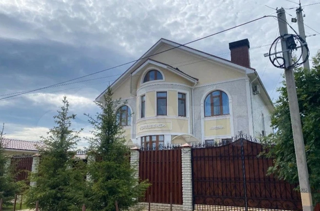 Со стороны выглядит не так впечатляюще, но всё равно шикарно | Источник: сайт объявлений