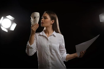 Мини-тест: Выберите изображение и узнайте, какую социальную маску вы носите