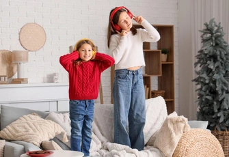 На чужих ошибках: как нельзя обращаться с мягкой мебелью, если не хотите ее испортить