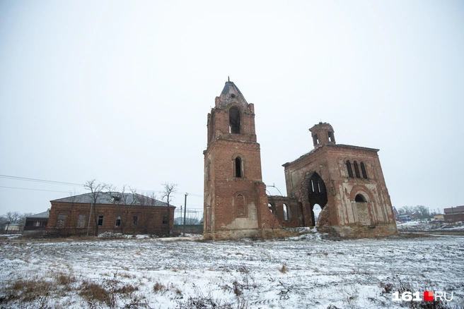 Здание приходской школы практически не пострадало | Источник: Евгений Вдовин