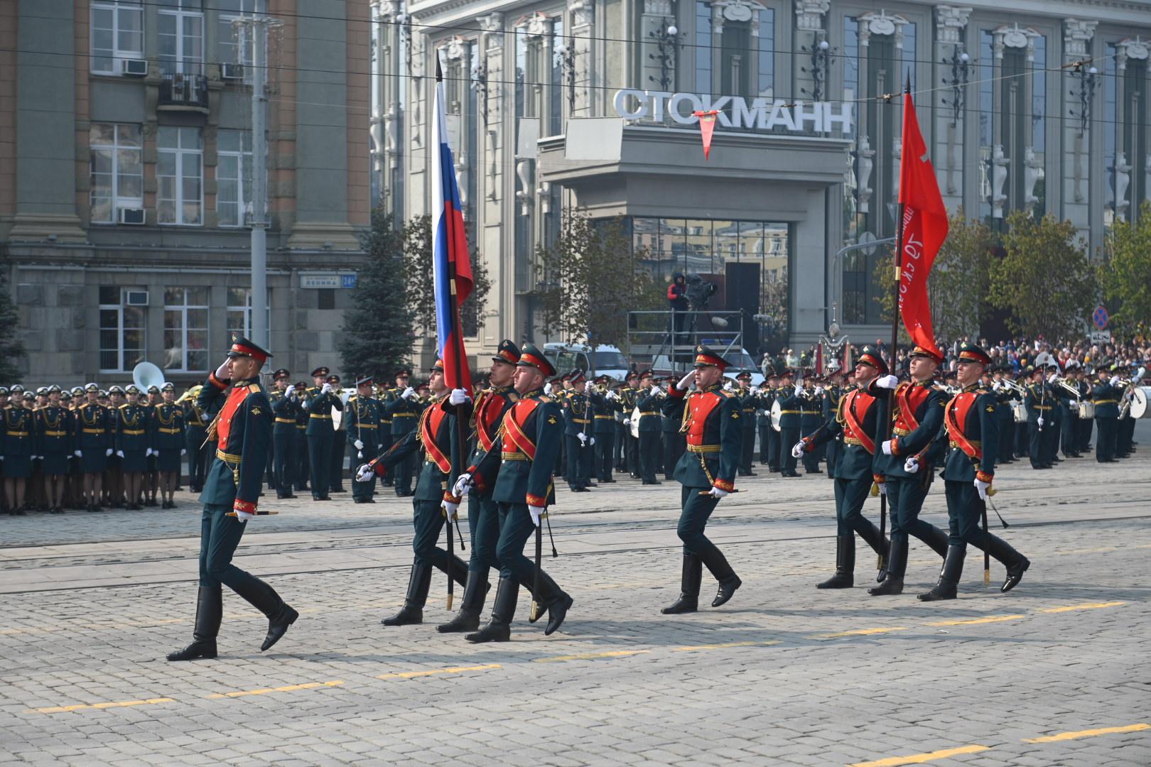 В Екатеринбурге прошел военный парад в честь 78-й годовщины Победы - 9 мая  2023 - Е1.ру