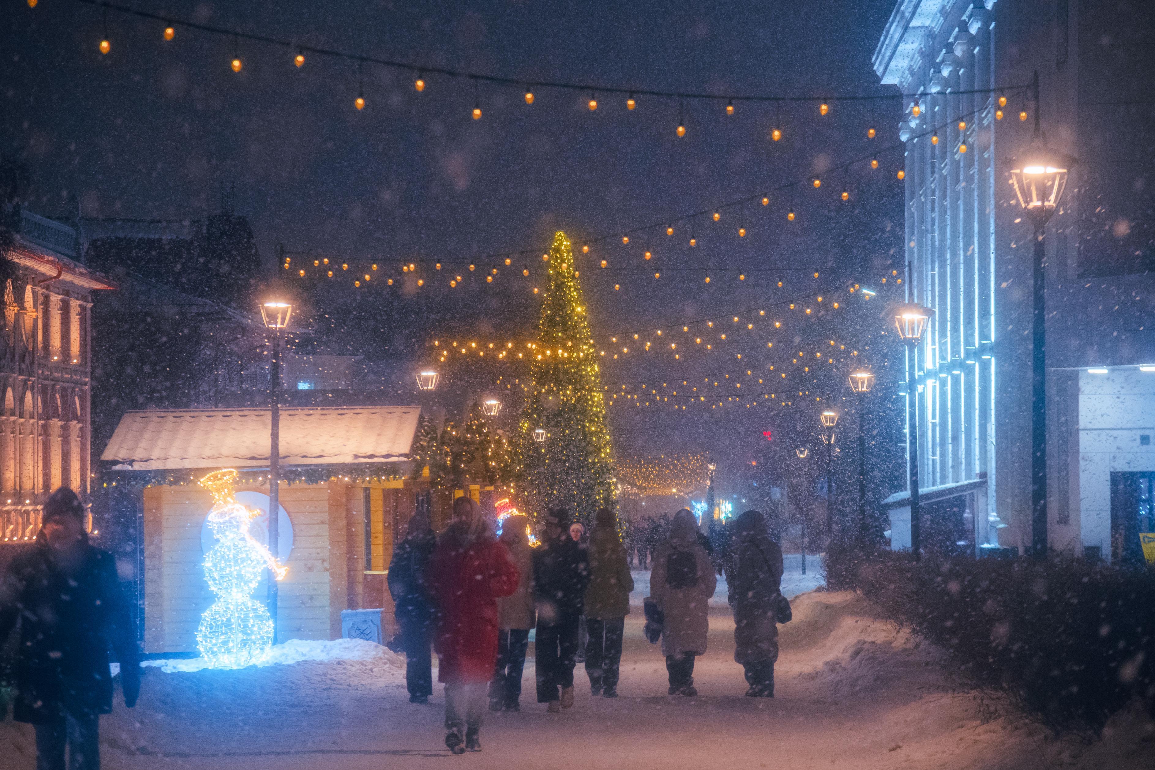 «Подбородок зашили без обезболивания»: как новосибирцам портили Новый год — истории потерянных праздников