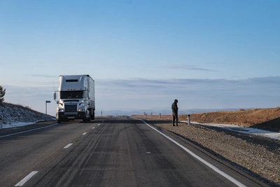 Большегрузы губят обновленную дорогу в Приморье