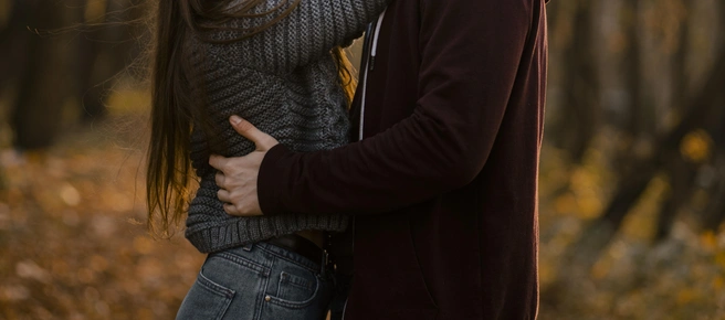 6 ред флагов в отношениях, которые на самом деле не разрушают любовь | Источник: ru.freepik.com