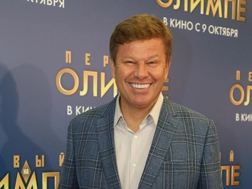 Дмитрий Губерниев в образе Ивана Урганта представил новогоднее шоу в стиле «Ciao, 2020!»