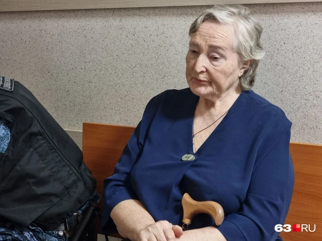 Таисия была доставлена в суд под конвоем из дома | Источник: Роман Данилкин / 63.RU