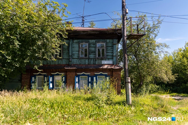 Есть немало старых домов с кирпичной кладкой | Источник: Мария Ленц / NGS24.RU