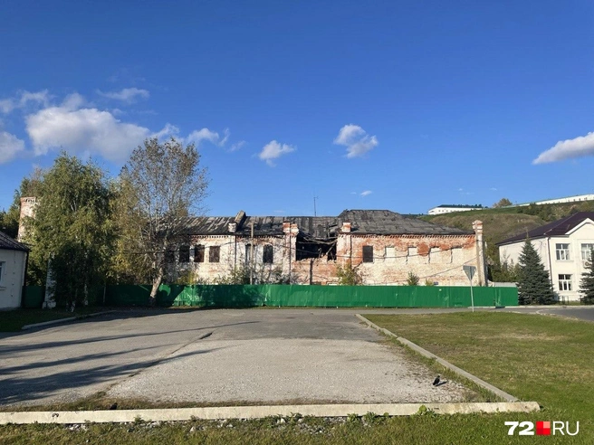 Один из объектов, по которому идет спор, находится на улице Базарная площадь, 1 в Тобольске | Источник: Радик Енчу / 72.RU