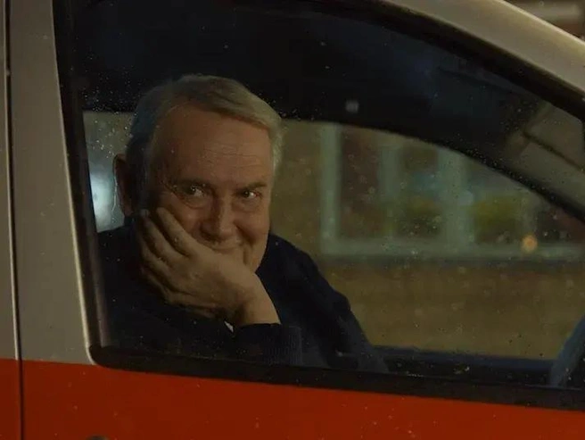 Юрий Стоянов и Виктор Хориняк спасают людей от Нового года в комедии «Добрый доктор» | Источник: кадр из фильма