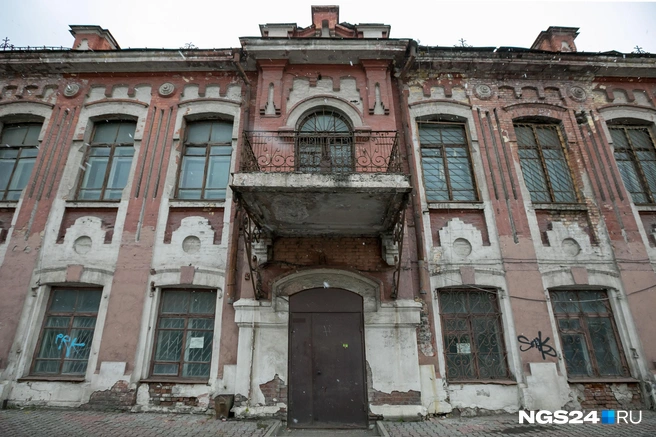 Старинное здание на Горького | Источник: Артем Ленц 