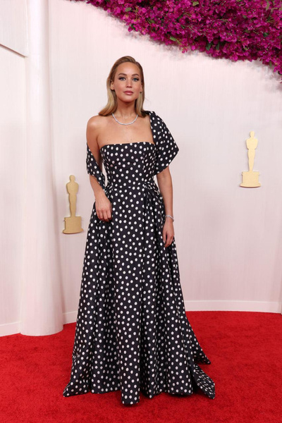 Самые красивые платья церемонии «Оскар»-2024