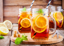 Спасение в жару: 4 лучших рецепта освежающего чая со льдом (нужно всего 10 минут)