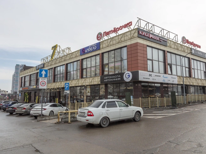 Владельцами компании «Сити-лайн» являются бывший областной депутат и родственница экс-депутата гордумы. | Источник: Константин Завриков / V1.RU