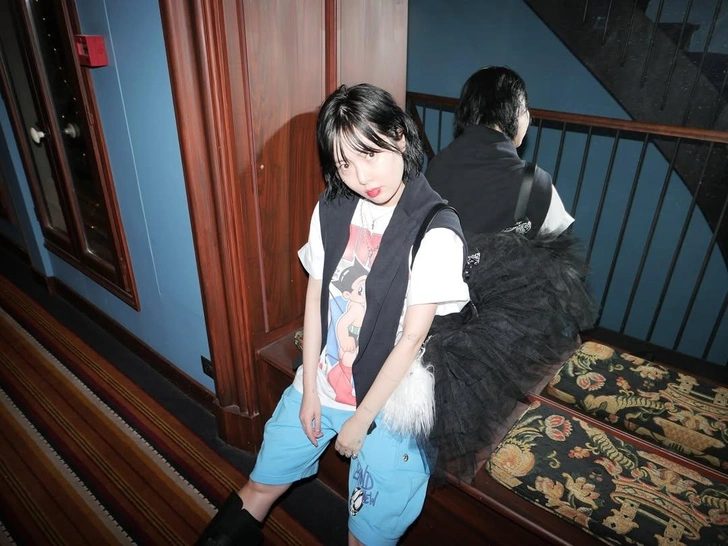 Источник: @hyunah_aa