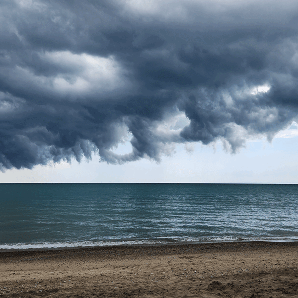 Вторым же стало фото шторма над озером Мичиган, США | Источник: Ellen Ross / Standard Chartered Weather Photographer of the Year 2025